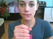 Chica búlgara paja con los pies y chupando la polla