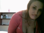 Puta bosnia tetona cachonda se burla en la webcam